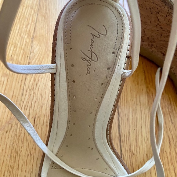 Max Azria platform sandals - Picture 5 of 5